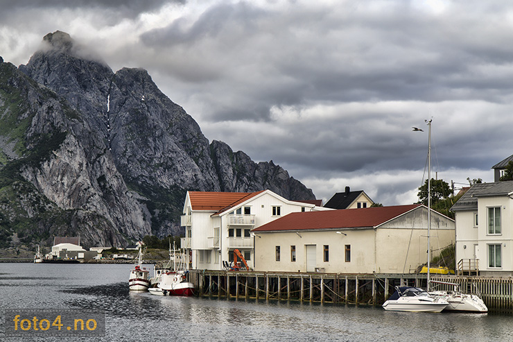 Henningsv&aelig;r