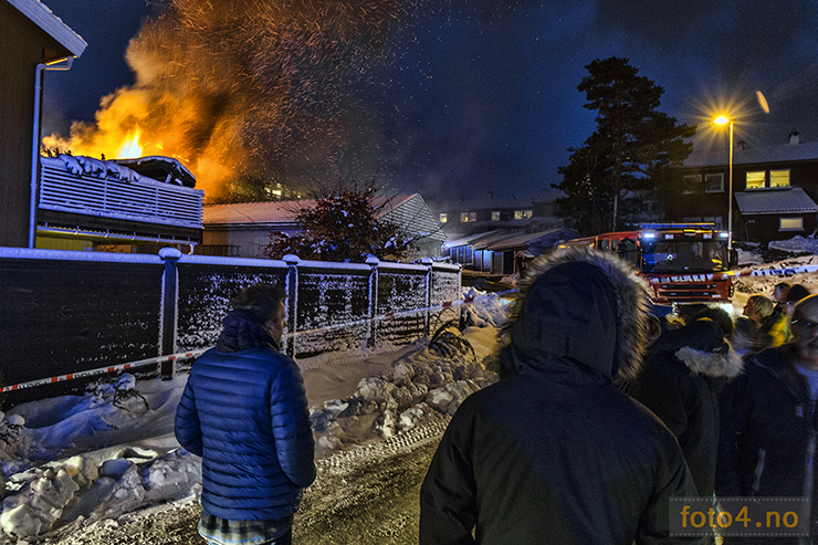 tilskuere brann
